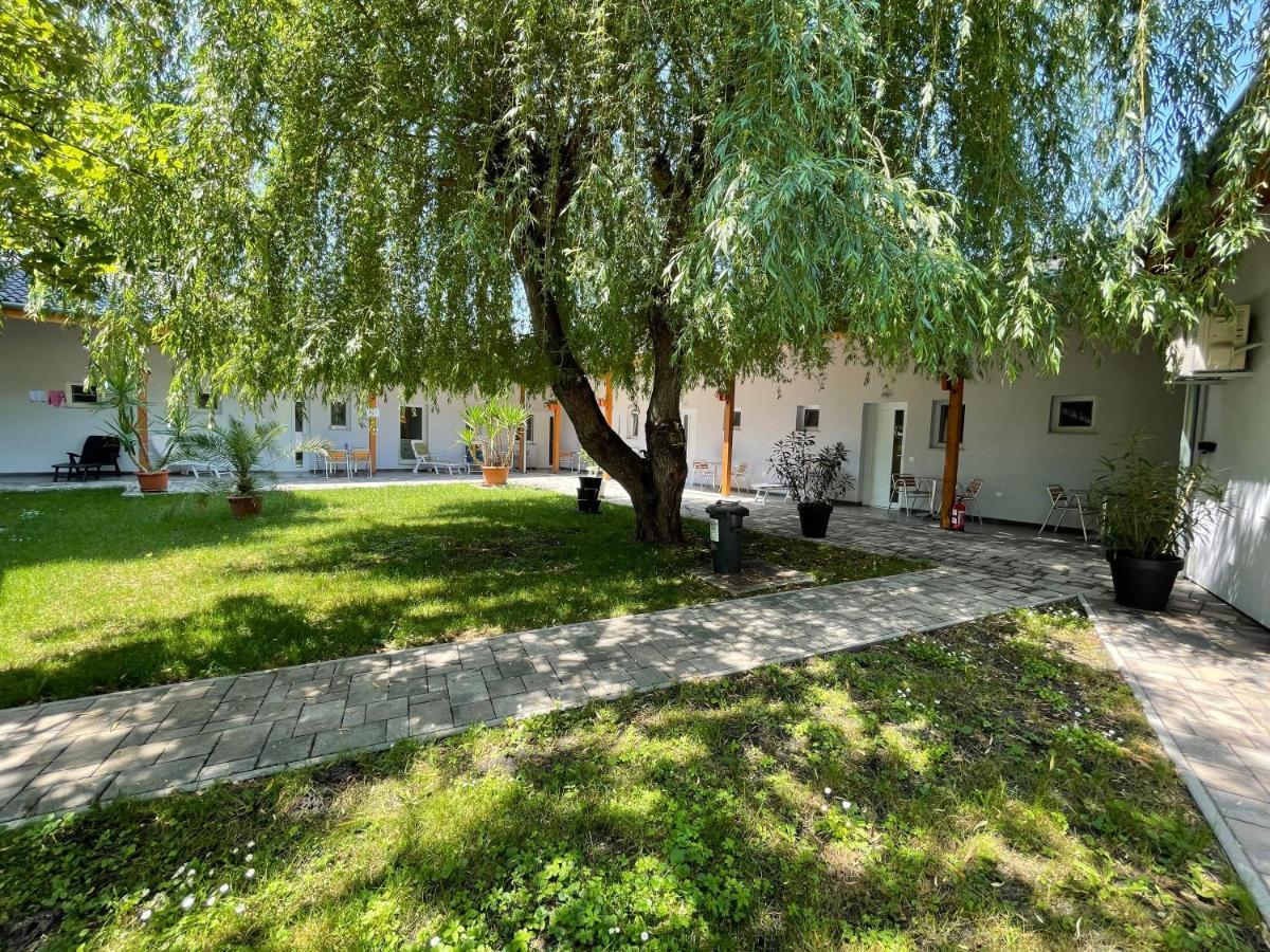 Aparthotel Liget Ueduelopark Fonyód Exterior foto